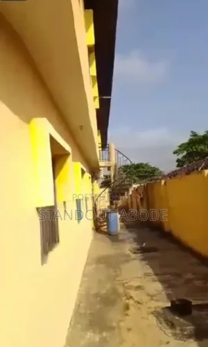 9bdrm Block of Flats in Good Location, Abaranje for sale