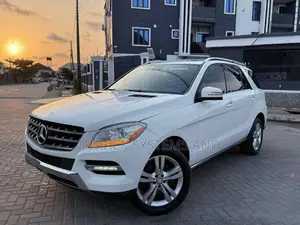 Mercedes-Benz M Class ML350 4MATIC 4dr SUV AWD (3.5L 6cyl 7A) 2014