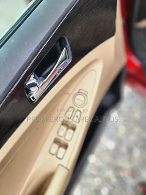 Hyundai Sonata Limited Sedan FWD (2.4L 4cyl 6A) 2012 Red