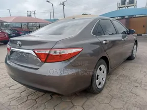 Toyota Camry SE 4dr Sedan (2.5L 4cyl 6A) 2015 Gray