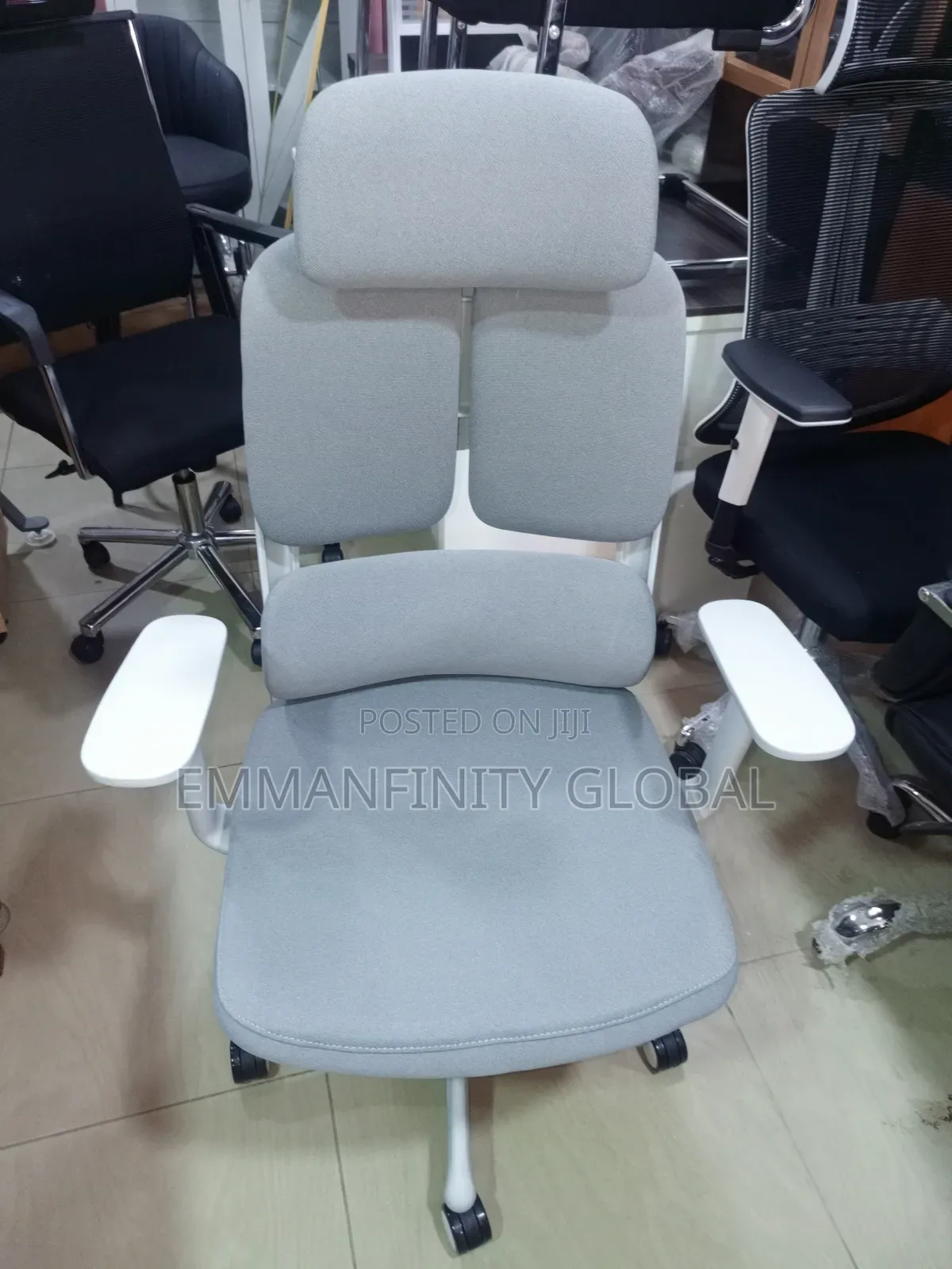 Matrix Swivel Chair With Headrest