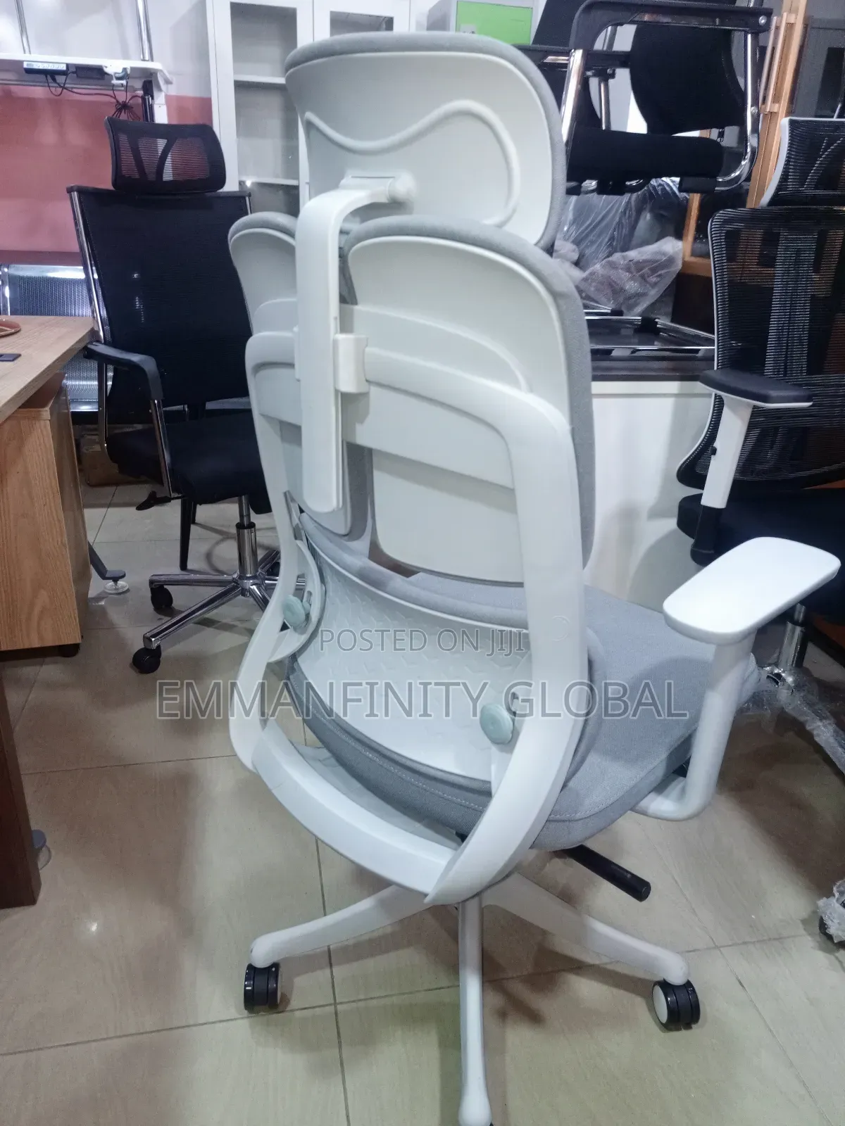 Matrix Swivel Chair With Headrest