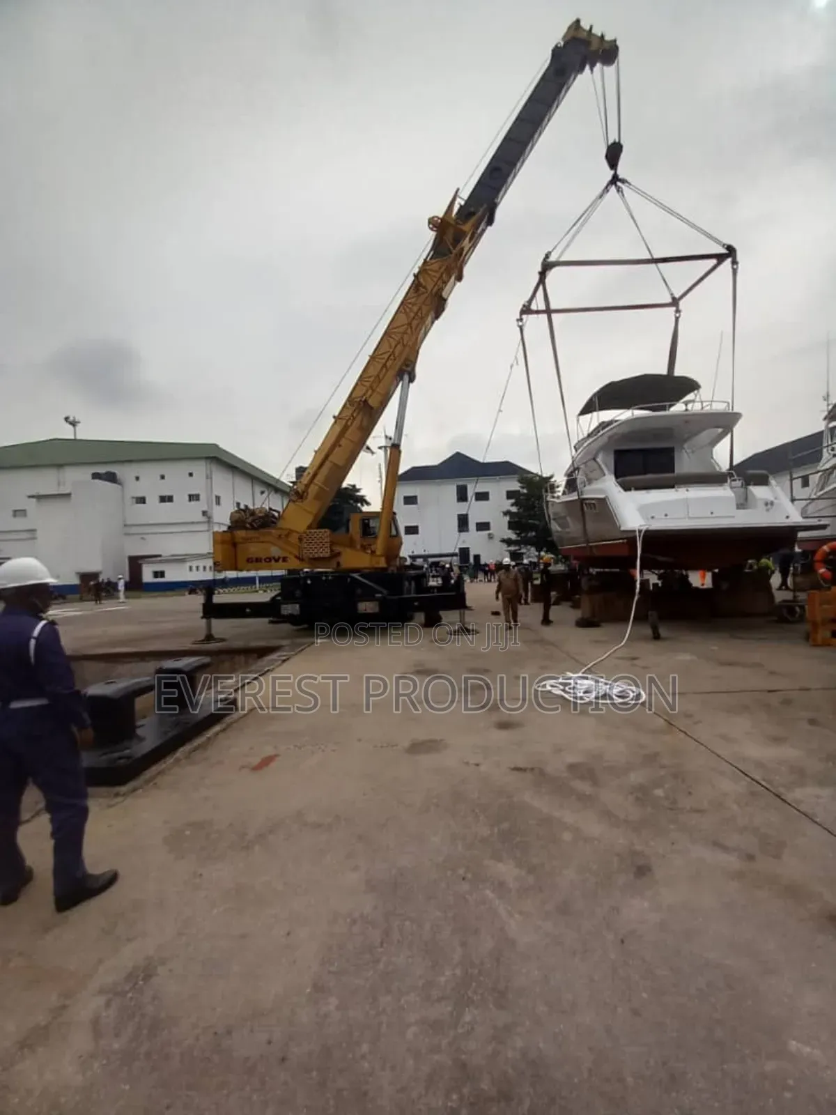 150tons Crane