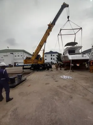 150tons Crane