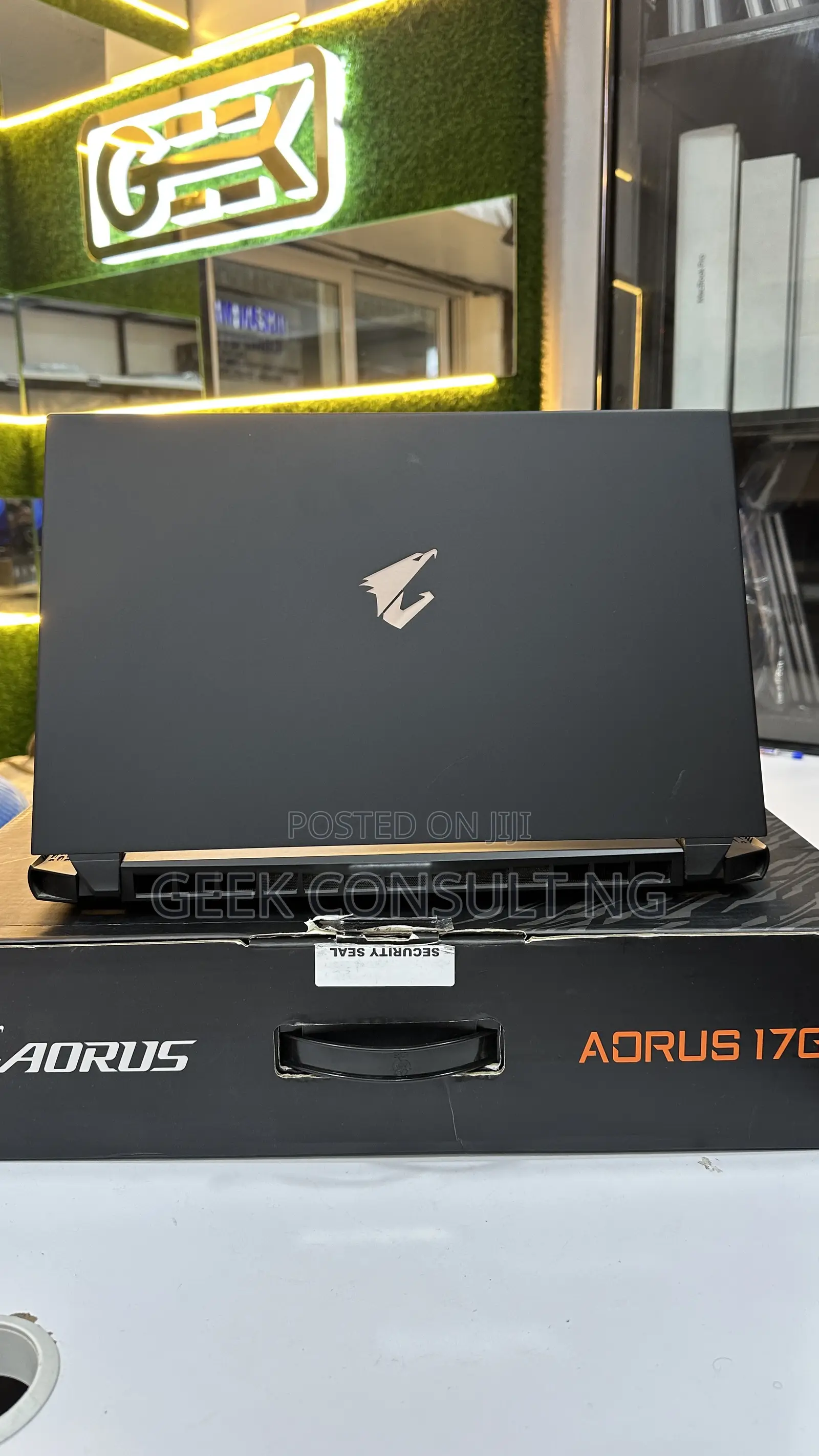 Laptop Gigabyte AORUS 17G 32GB Intel Core i7 SSD 512GB