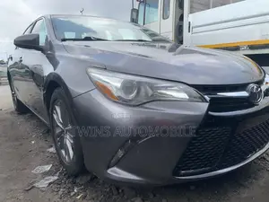 Toyota Camry SE 4dr Sedan (2.5L 4cyl 6A) 2016 Gray