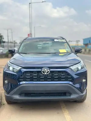 Toyota RAV4 XLE AWD 2024 Blue
