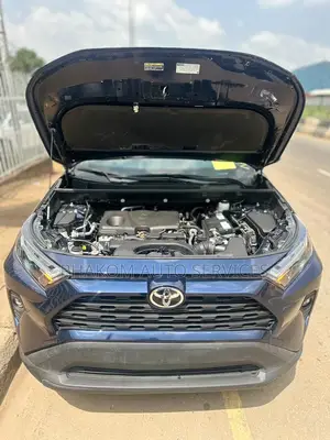 Toyota RAV4 XLE AWD 2024 Blue