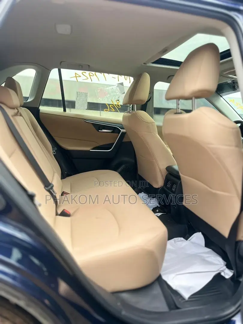Toyota RAV4 XLE AWD 2024 Blue