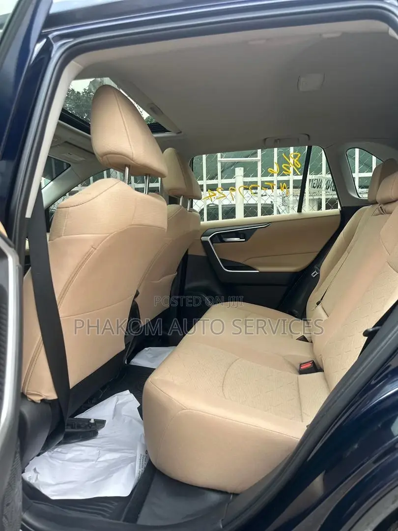 Toyota RAV4 XLE AWD 2024 Blue