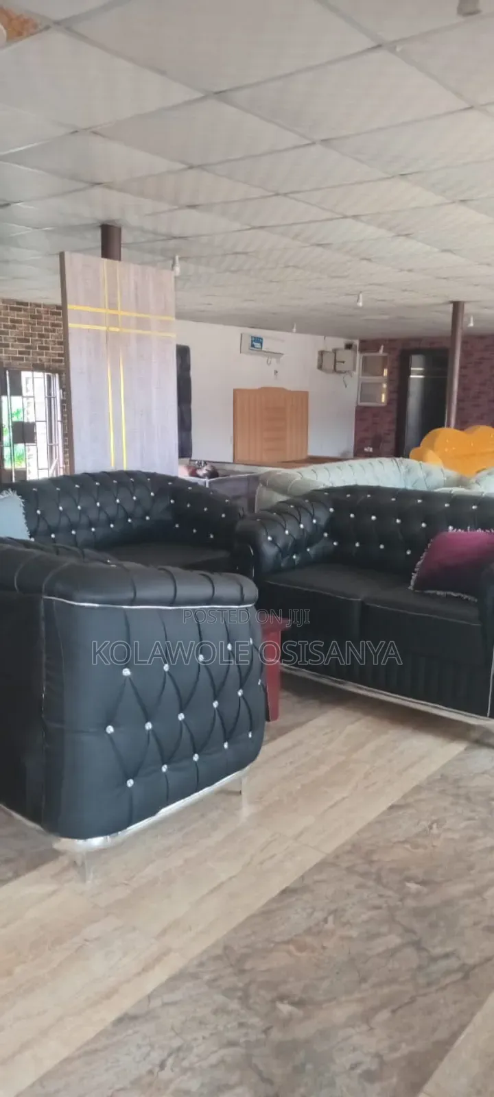 Topnotch Sitters,Dinning and Bed