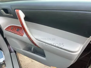 Toyota Highlander Limited 2011 Red