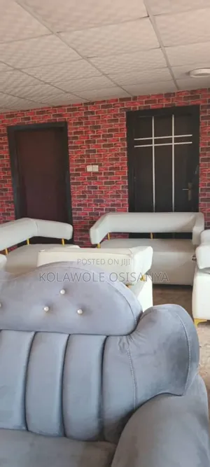 Topnotch Sitters,Dinning and Bed