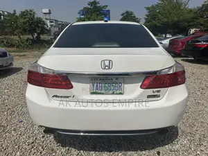 Honda Accord EX-L V-6 4dr Sedan FWD (3.5L 6cyl 6A) 2013 White