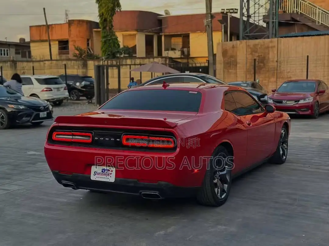 Dodge Challenger 2017 Red