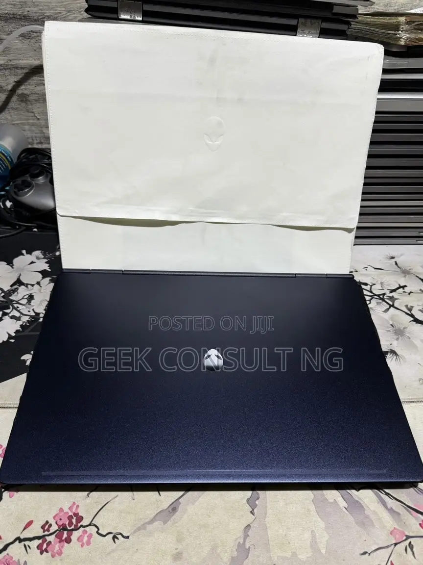 New Laptop Alienware 16 Aurora 16GB Intel Core 7 SSD 1T