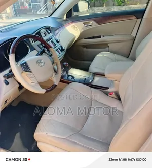 Toyota Avalon 2011 Green