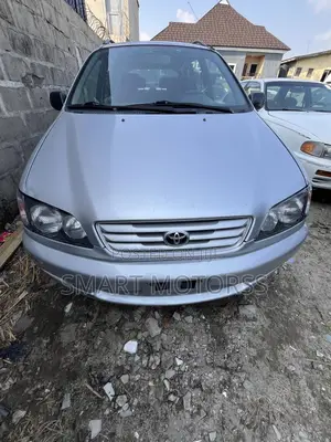 Toyota Picnic 2.0 FWD 2005 Silver