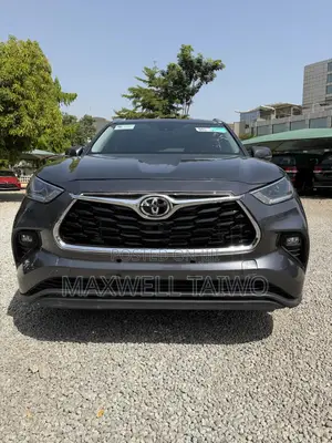 Toyota Highlander XLE 2021 Gray