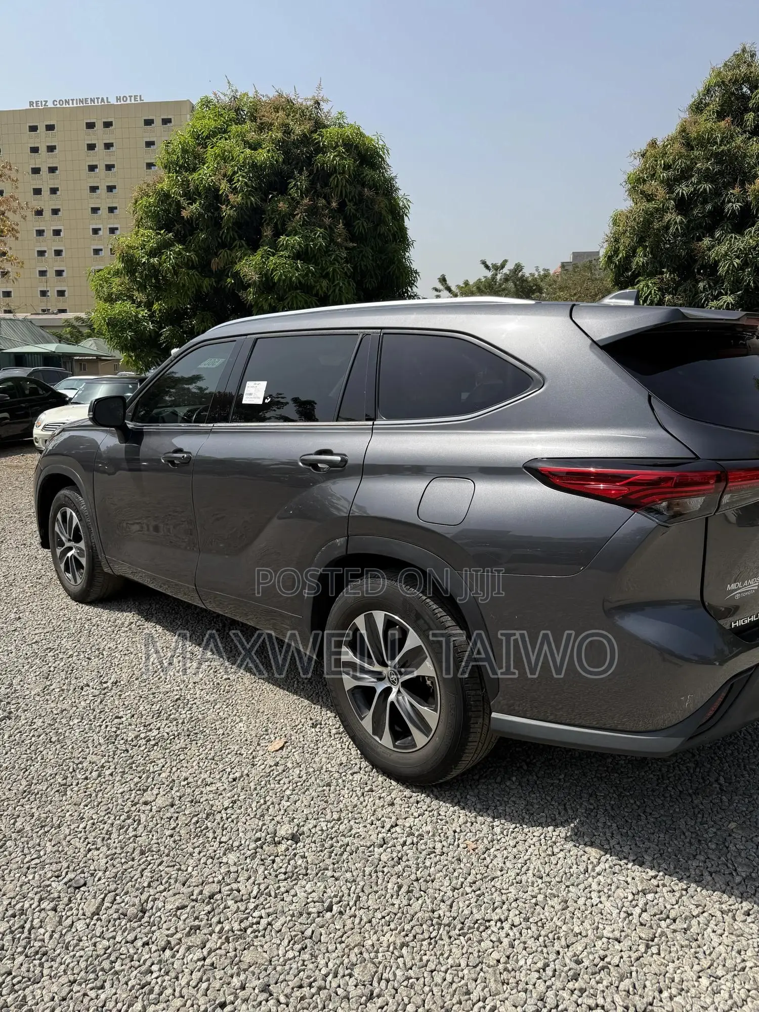 Toyota Highlander XLE 2021 Gray
