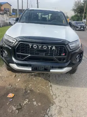 New Toyota Hilux 2025 Black