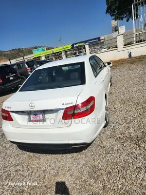 Mercedes-Benz E350 Base 4Matic Sedan AWD (3.5L 6cyl 7A) 2011 Off white