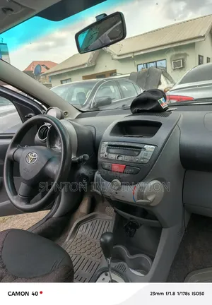 Toyota Aygo 1.0 5-Door 2012 Gray
