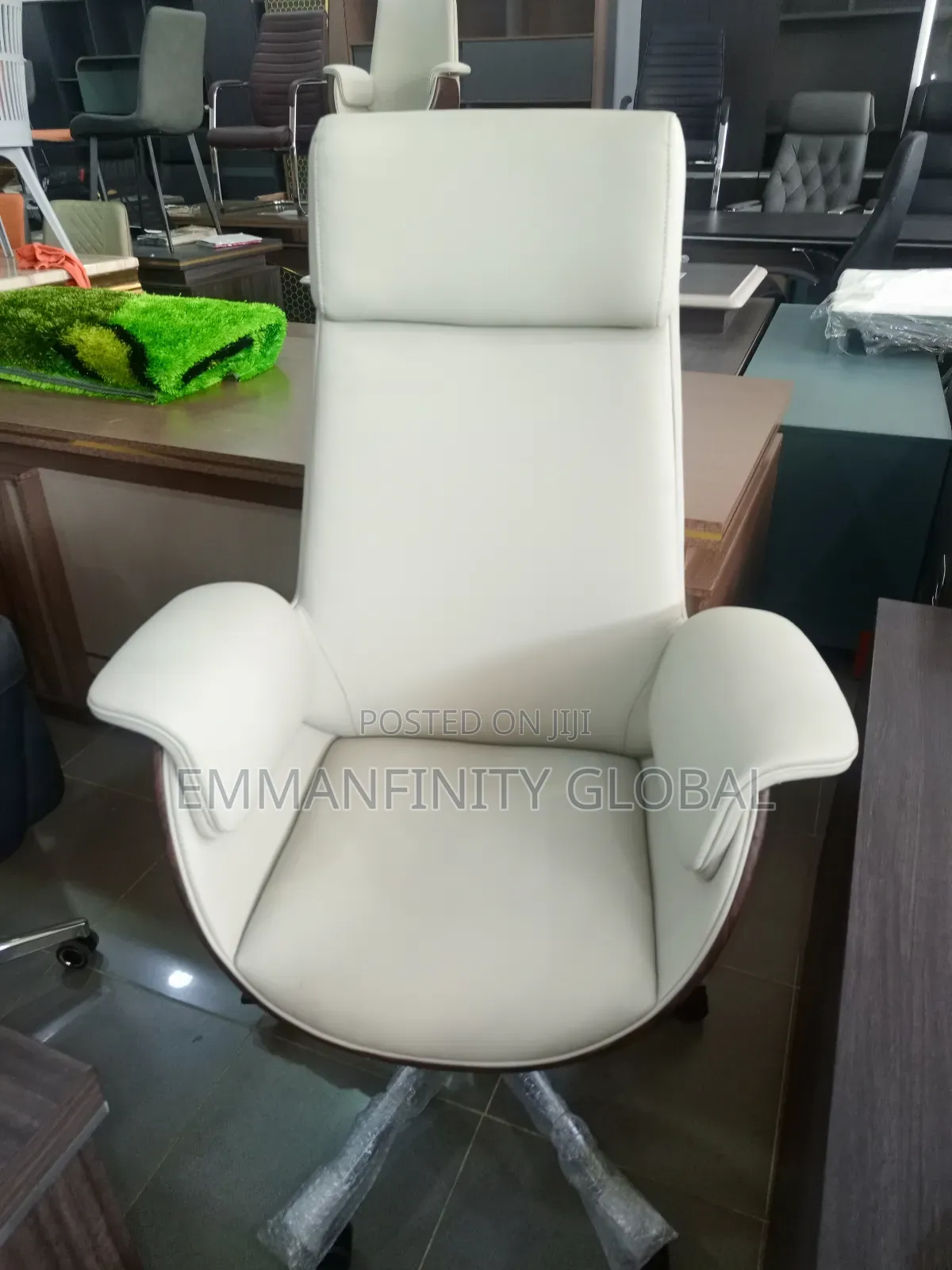 Super Executive Leather Swivel Chair