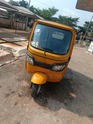 TVS King Cargo 2022 Yellow