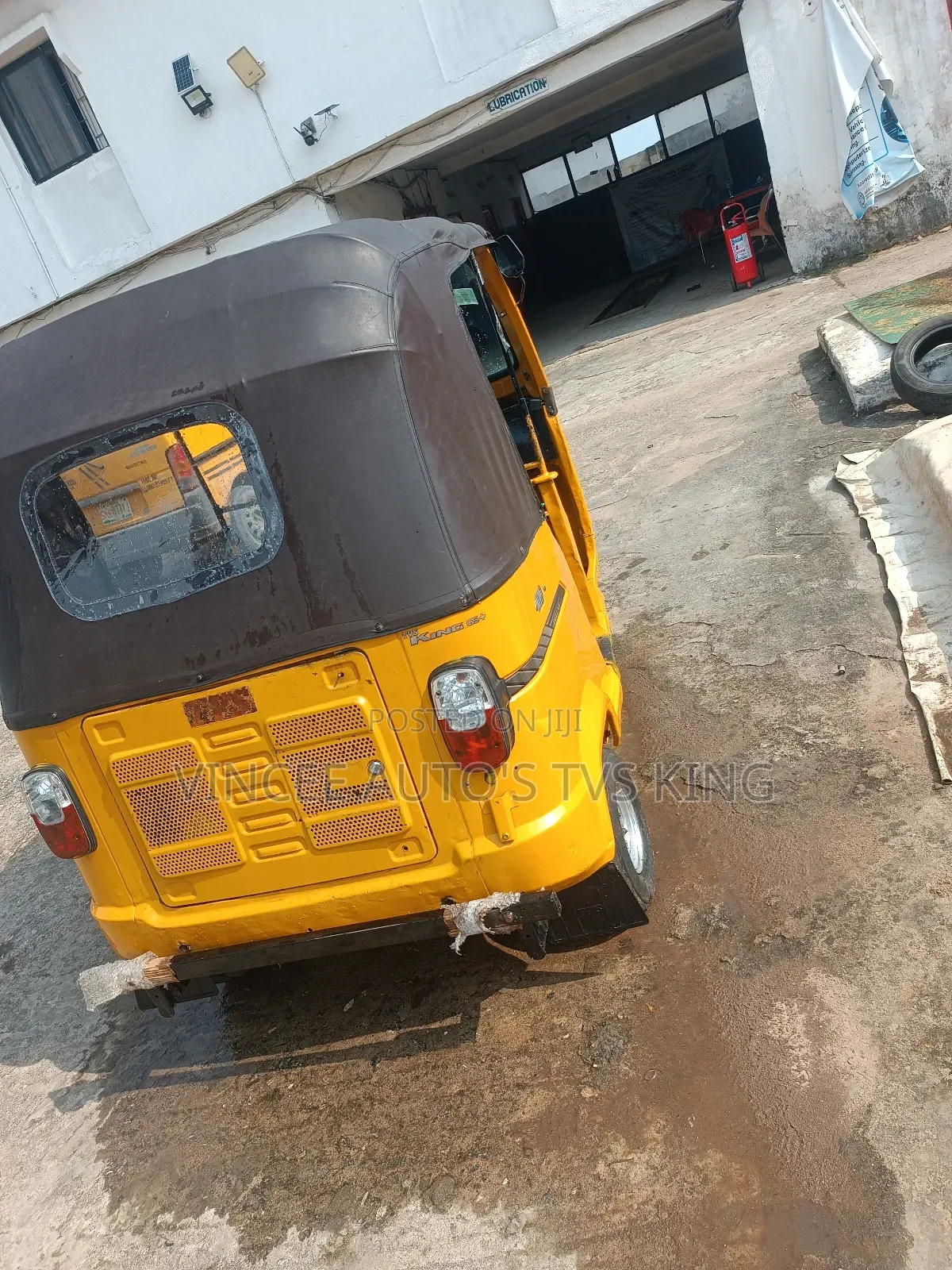 TVS King Cargo 2022 Yellow