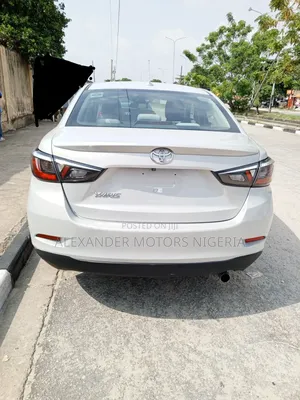 Toyota Yaris LE Sedan 4dr 2019 Gold