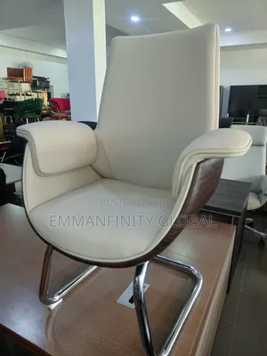 Super Executive Leather Visitors Chair