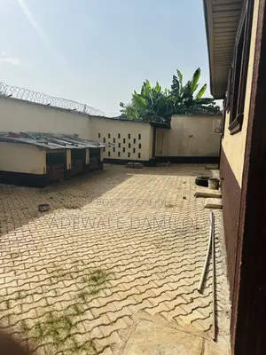 6bdrm Bungalow in Ijebu Ode for sale