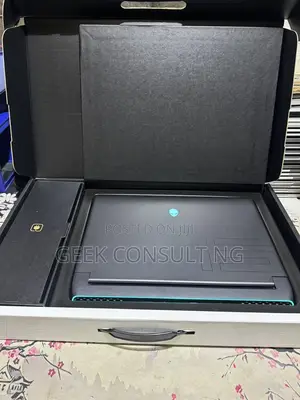 Laptop Dell Allenware M15 R5 16GB AMD Ryzen 7 SSD 512GB