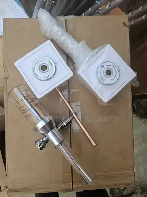 Oxygen Outlet & Flowmeter