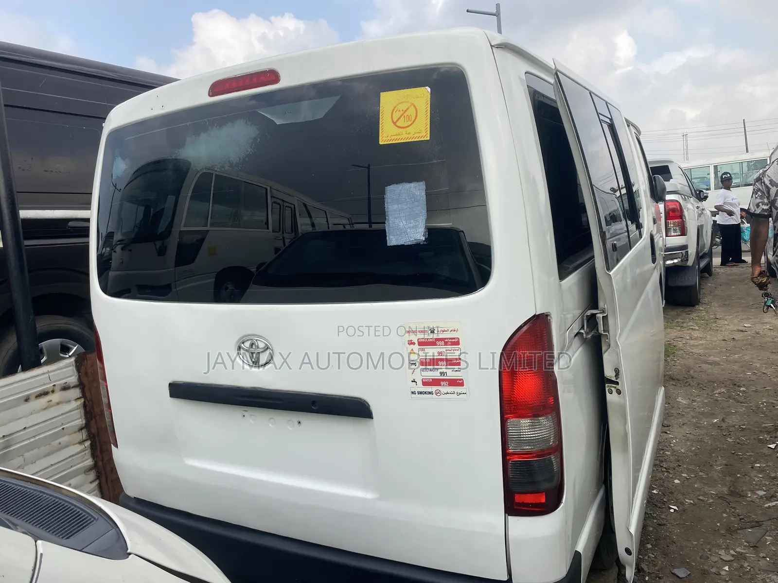Toyota HiAce 2012 White