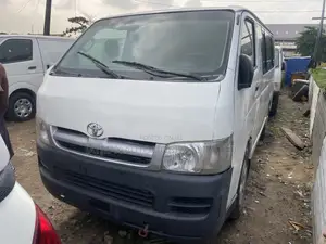 Toyota HiAce 2012 White