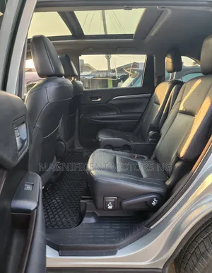 Toyota Highlander Limited Platinum 4x4 V6 (3.5L 6cyl 8A) 2018 Silver