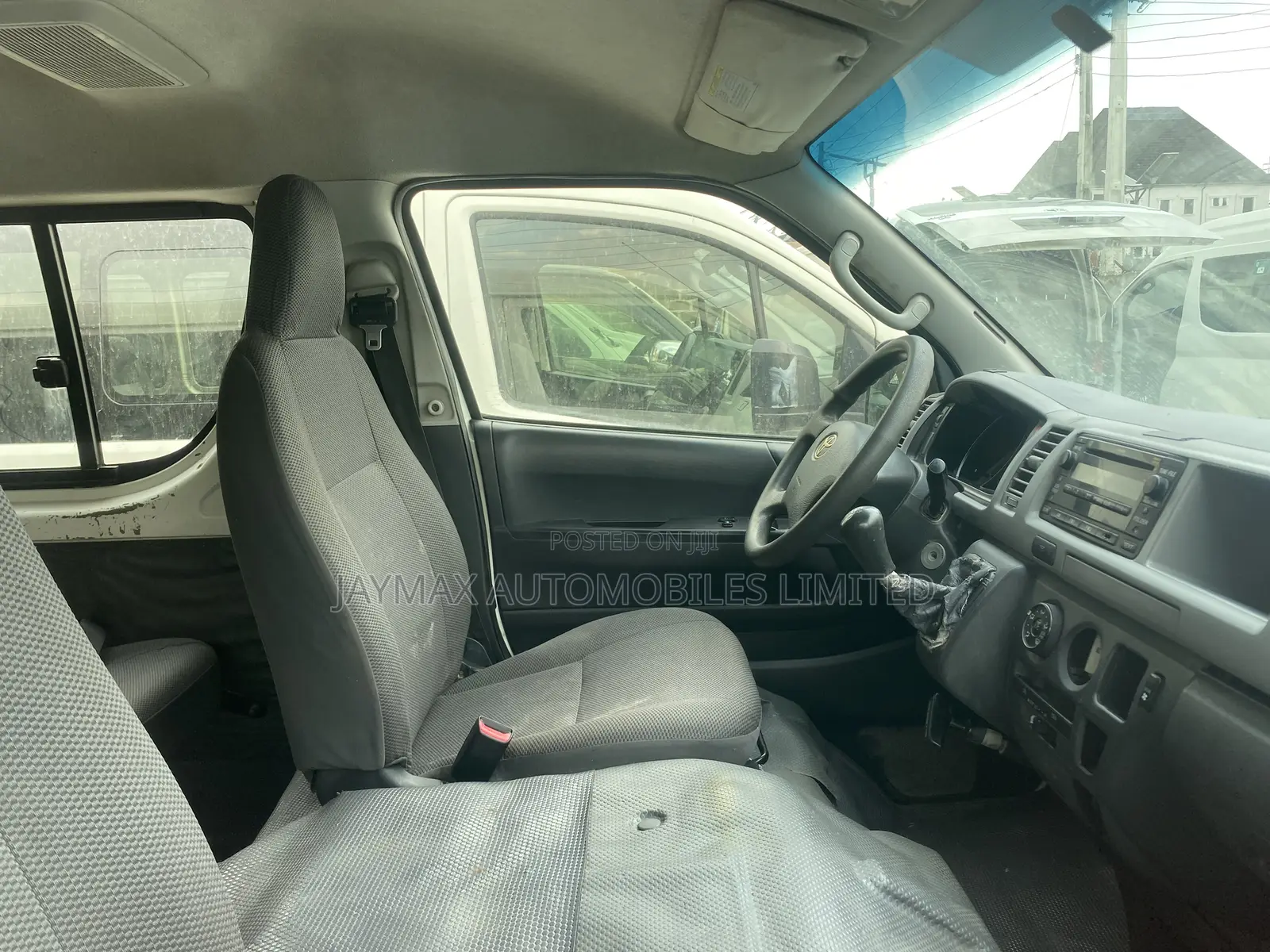 Toyota HiAce 2013 White