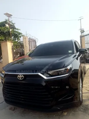 Toyota Highlander Platinum AWD 2024 Black