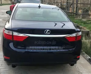 Lexus ES 2015 Blue