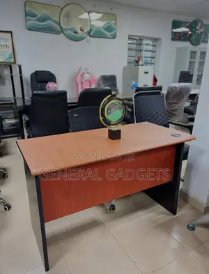 Hard Wood Office Table With Drawers