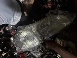 Set Headlights Maxima 2003
