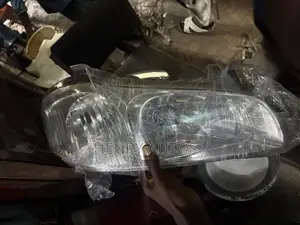 Set Headlights Maxima 2003