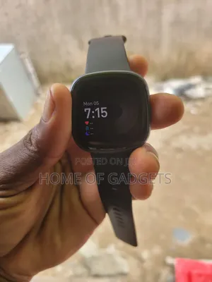 Fitbit Versa 4