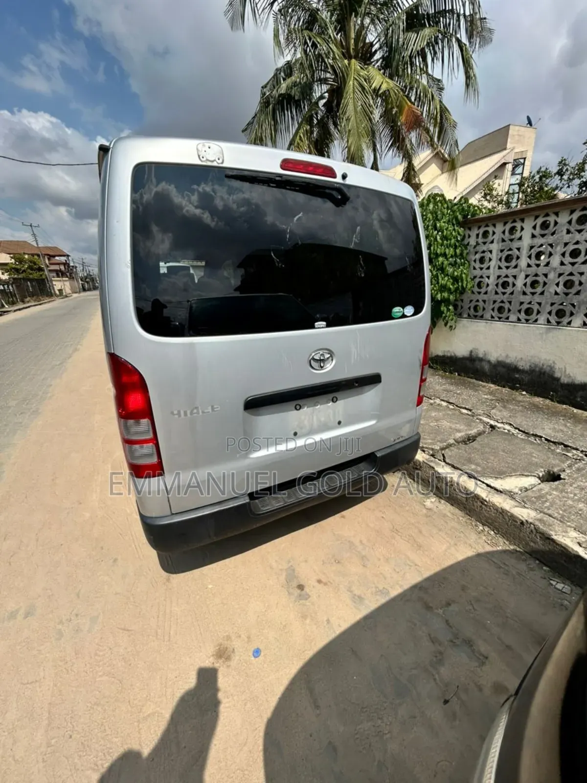 Toyota HiAce 2010 Silver