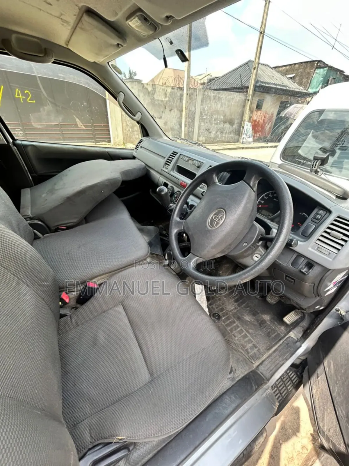 Toyota HiAce 2010 Silver