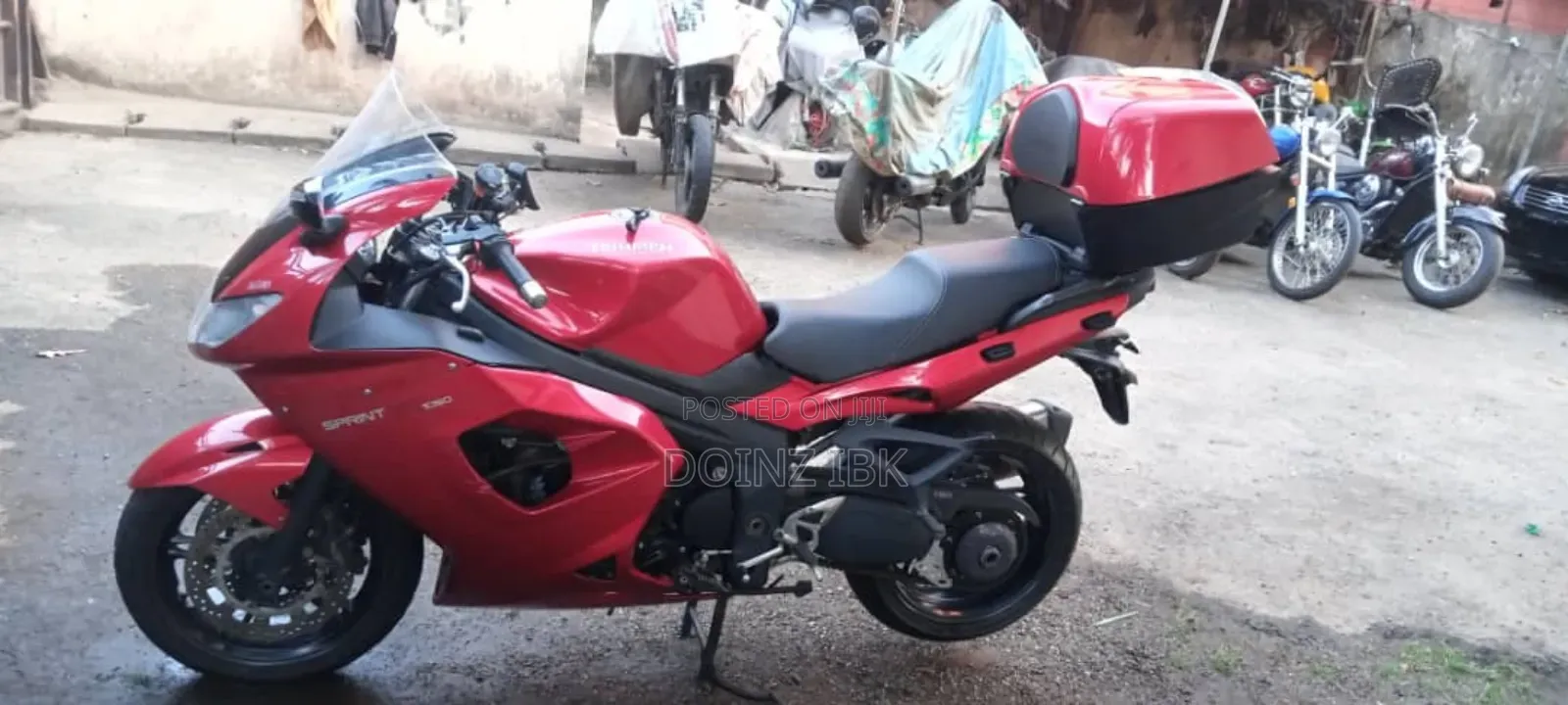 Triumph 2018 Red
