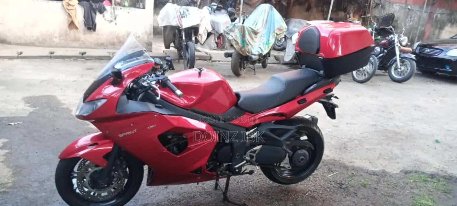 Triumph 2018 Red