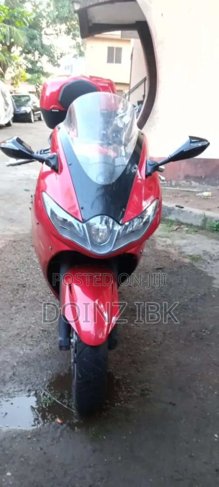 Triumph 2018 Red